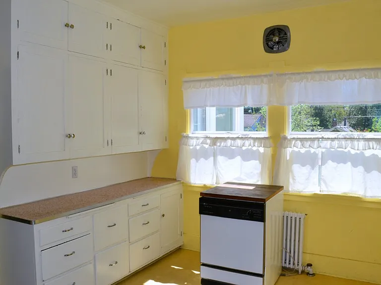 1619 Burwell St #C — Photo 3