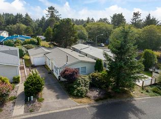 222 NE 70th St, Newport, OR 97365