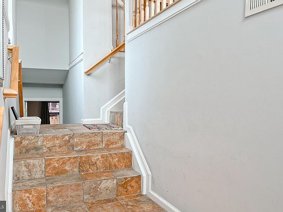 5th image of 12061 Kemps Landing Cir