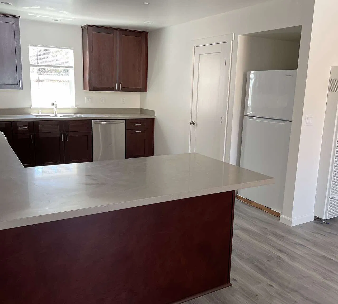 6 bed, $10,800 — Photo 3
