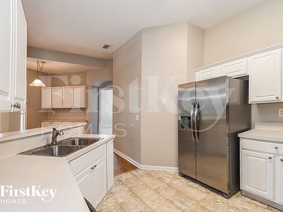 5th image of 1528 Walnut Creek Dr