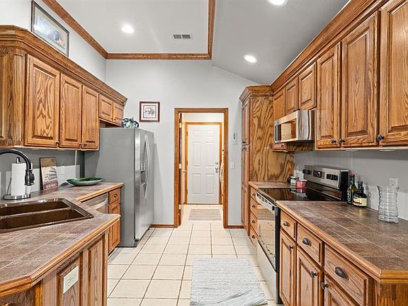 3rd image of 11201 Arbor Lake Dr