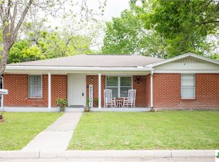 1106 E Brazos St, Victoria, TX 77901