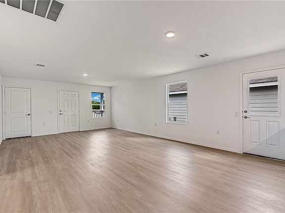 4th image of 5704 Raven Pl