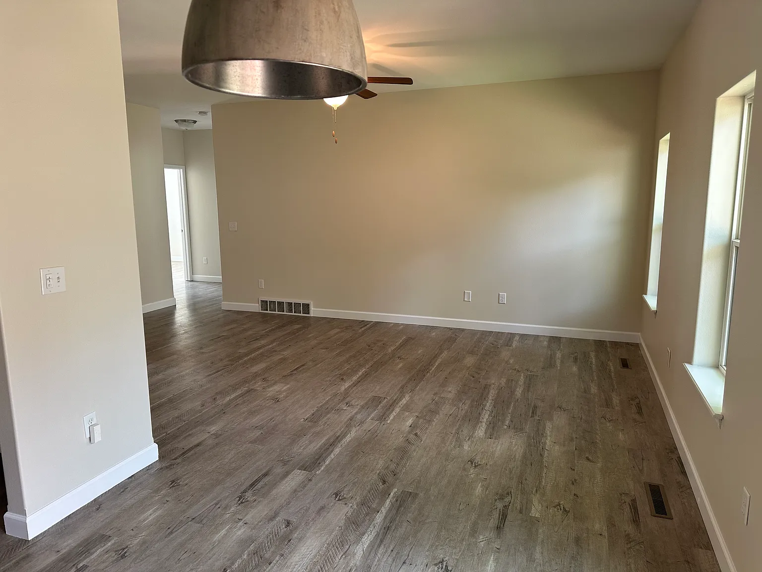 4 bed, 2213 sqft, $2,600 — Photo 3