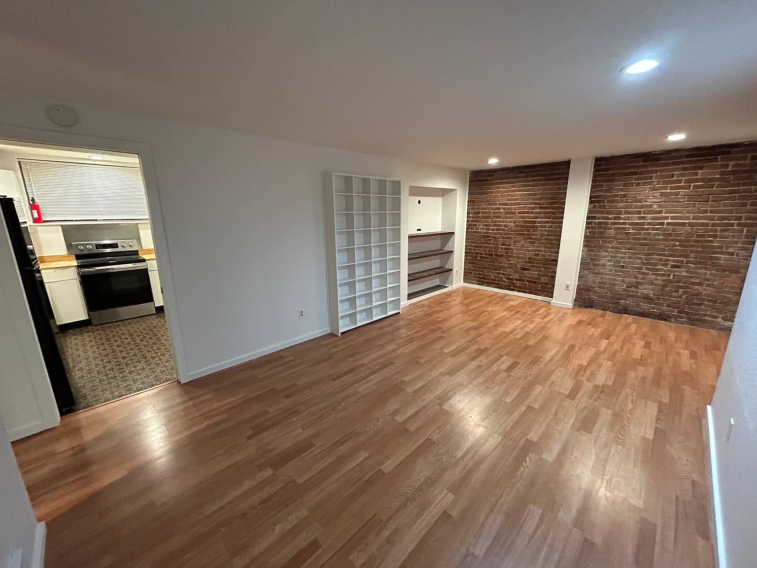 2 bed, 1030 sqft, $2,325 — Photo 4
