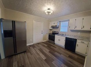 206 Railroad St, Livingston, TN 38570