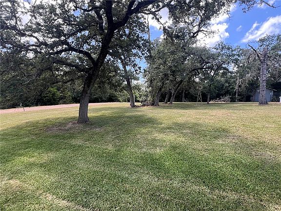 2nd image of 310 Shadow Oak Ln
