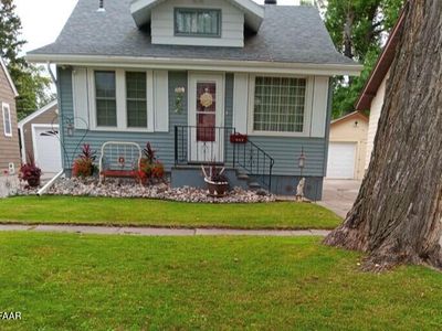 1109 Cottonwood St, Grand Forks, ND, 58201