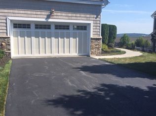 25 Pinehurst Cir, Monroe, NY 10950