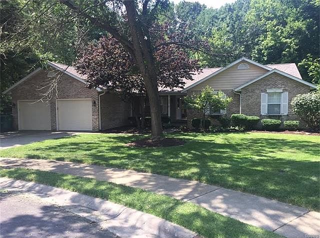1st image of 230 W Stonybrook Dr