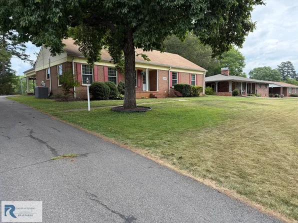 102 White Oak Dr, South Boston, VA 24592