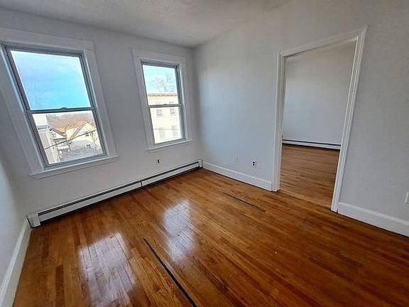 5th image of 6 Fernboro St Floor 2