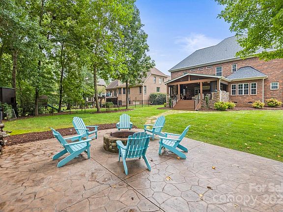 5th image of 7791 Oak Haven Ln