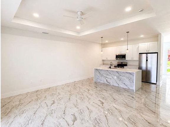 4th image of 4618 25th St SW #4618