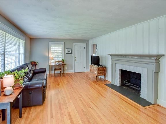 2nd image of 109 Lynn Dr