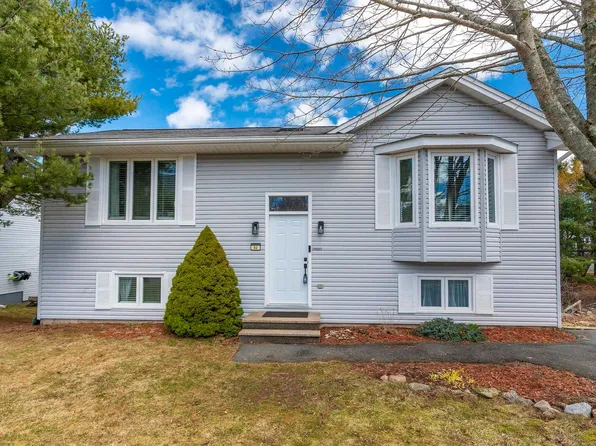 82 Governors Lake Dr, Timberlea, NS B3T 1A5