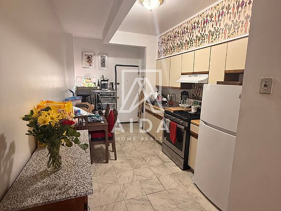 3rd image of 35-05 Ditmars Blvd #3RR