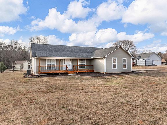 3rd image of 310 Timothy Paul Dr