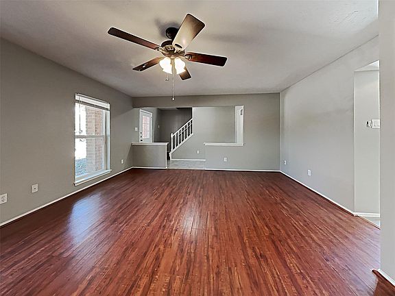 4th image of 2902 Clear Ridge Dr