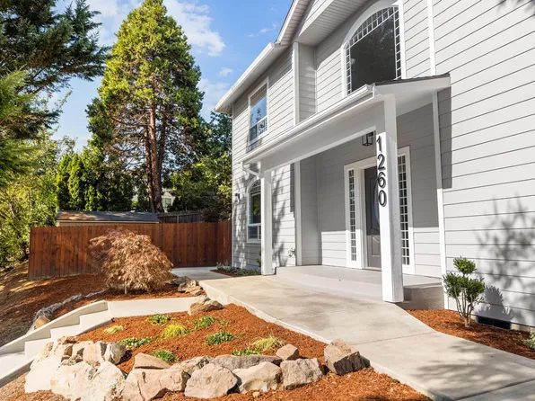 1260 E Spencer Ct, La Center, WA 98629