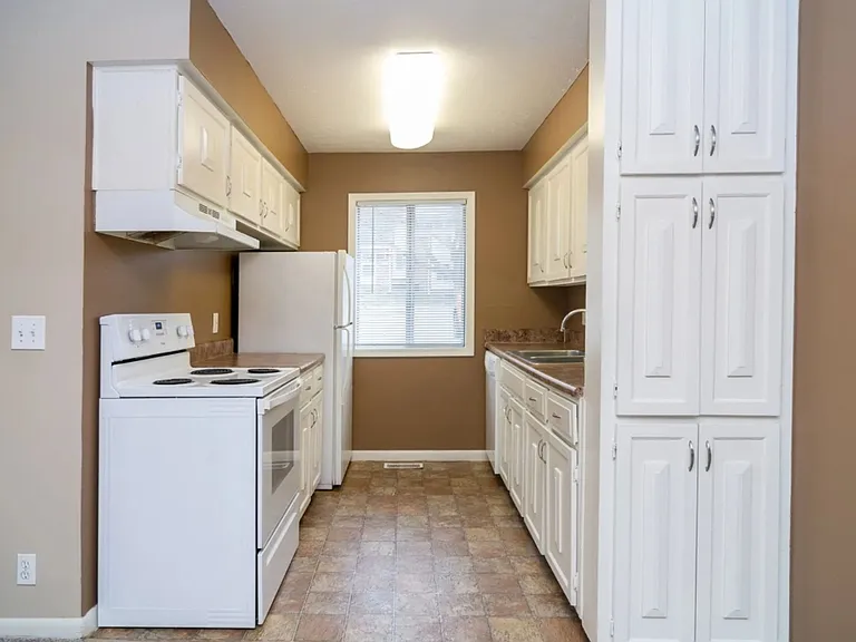 Lake Forest Townhomes — Photo 5