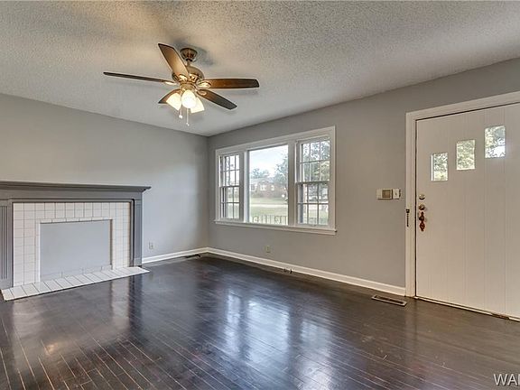 4th image of 209 E Glen Iris Ln