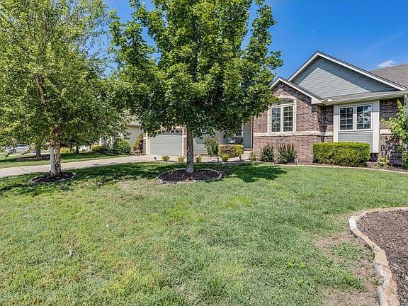 2nd image of 102 S Springwood Dr