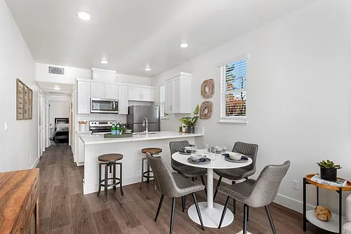 Colgan Creek Townhomes Photo 1