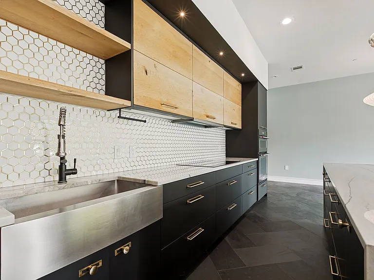 310 Clay St #12 — Photo 17
