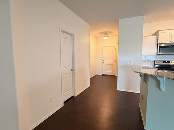 4th image of 691 Morningside Dr