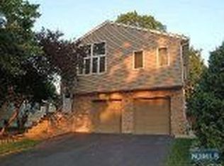 6 Charter Oak St, Wood Ridge, NJ 07075