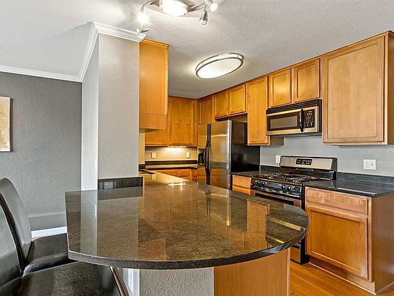 4th image of 3120 Hennepin Ave Unit 8
