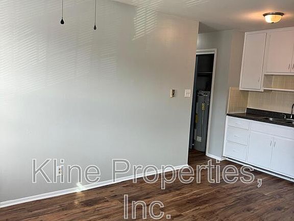 3rd image of 2826 S Pennsylvania St APT B18