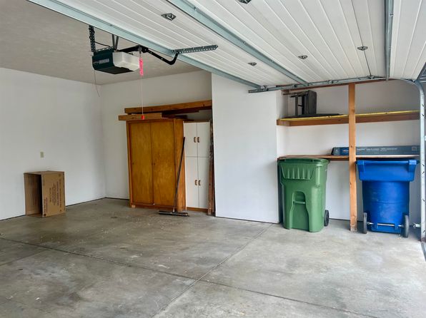 413 E 56th St, Kearney, NE 68847