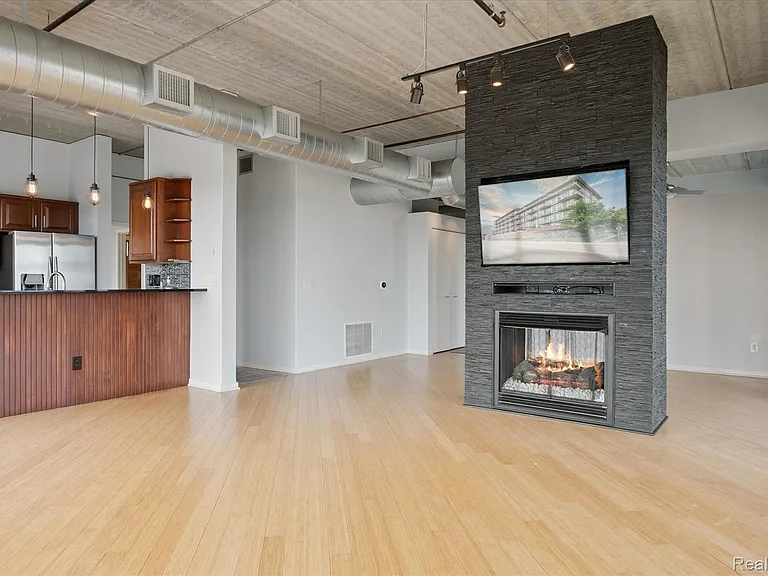 101 Curry Ave #630 — Photo 6