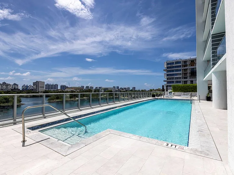 1180 N Federal Hwy #1009 — Photo 40