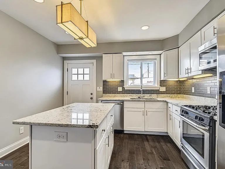 1469 Stevenson St — Photo 7