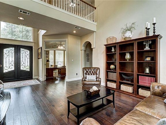 5th image of 1934 Savannah Dr