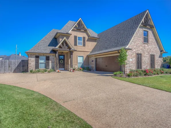 686 Dumaine Dr, Bossier City, LA 71111