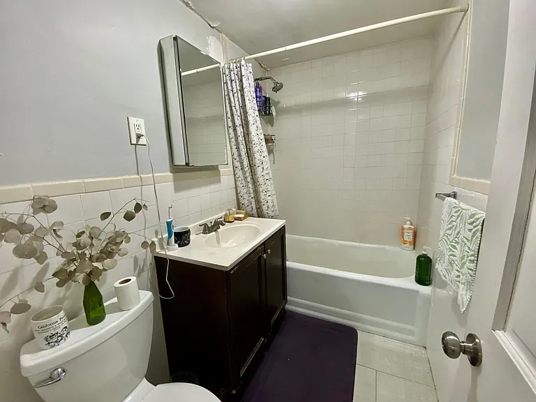 4907 Washington St #1R — Photo 14