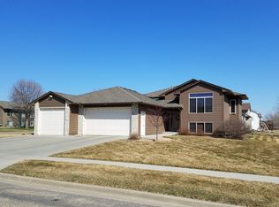 2200 S Grinnell Ave, Sioux Falls, SD 57106