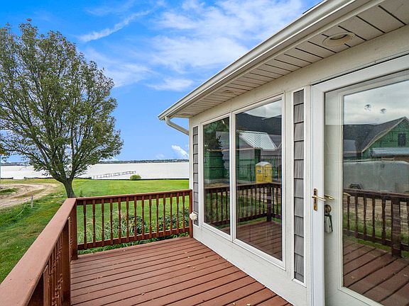 4th image of 1017 Moorings Ct