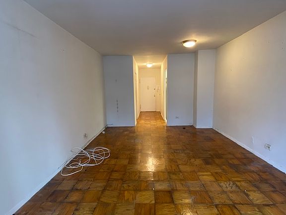 4th image of 300 W 55th St APT 7F