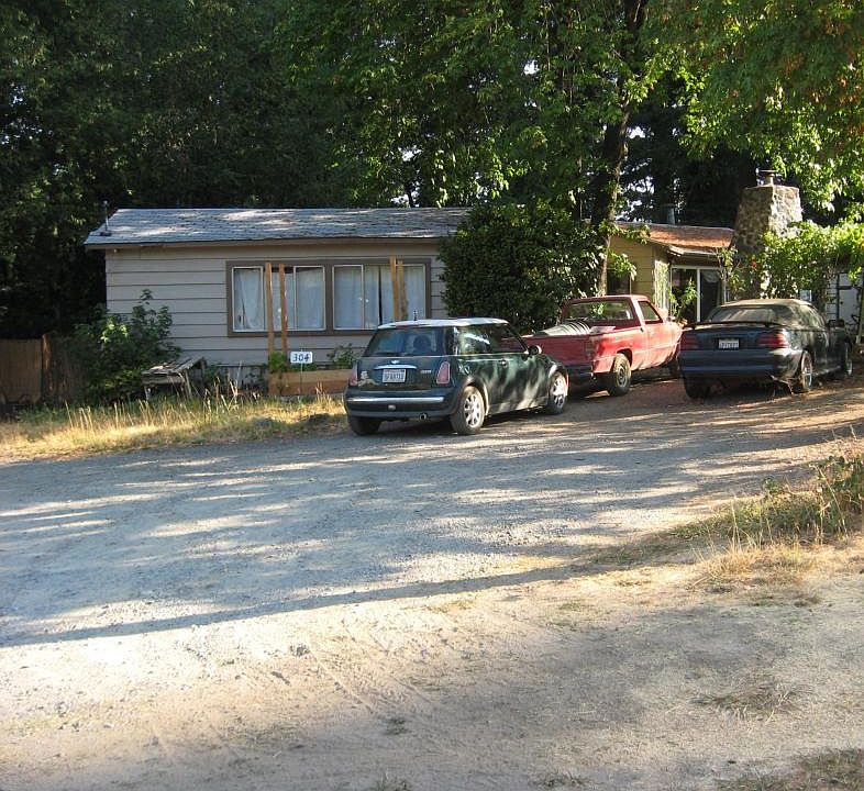 2nd image of 190 Cedar Lane