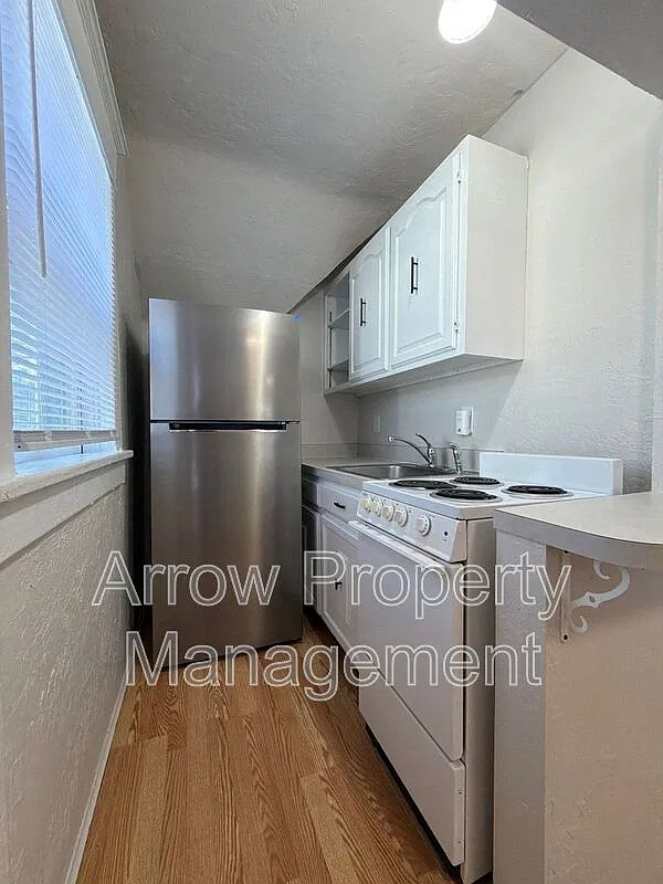 1 bed, 1.0 bath, $615 — Photo 2