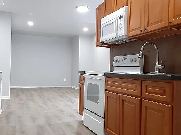 4927 Knox St #2 — Photo 4
