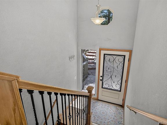 5th image of 71 Columbine Drive