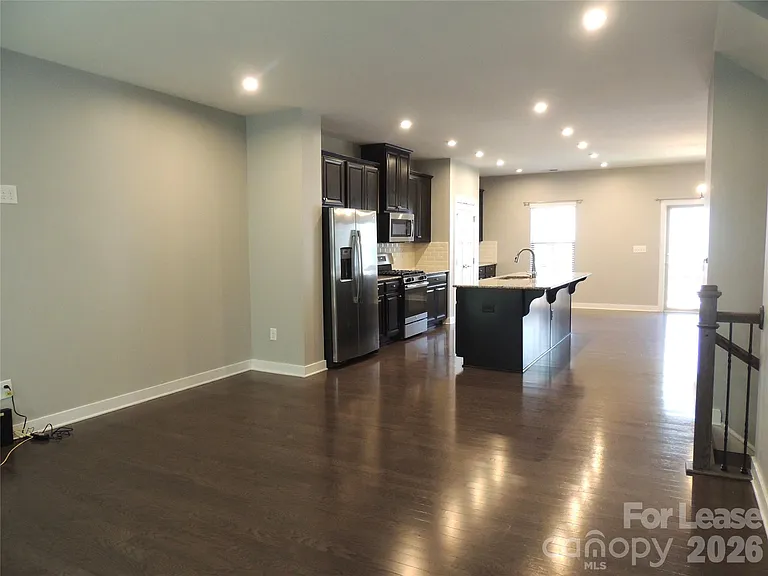 1912 Catkin Ln — Photo 5
