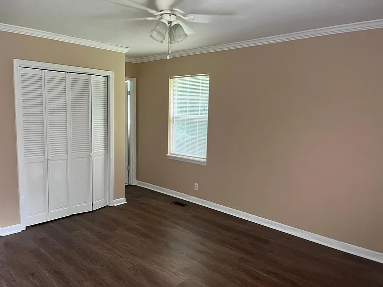 1806 E Mansfield Dr — Photo 8